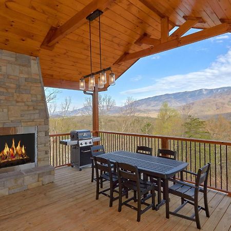 Misty Mountain Adventure Lodge Gatlinburg Exterior photo